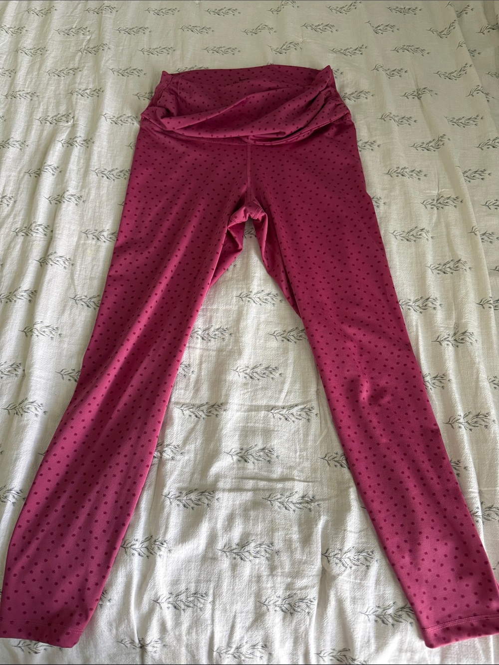 Nike Magenta Polka Dot Leggings - Stretchy Active Bottoms
